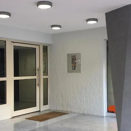 3 Pieces 4 Personnes Situation Ideale 78719 *